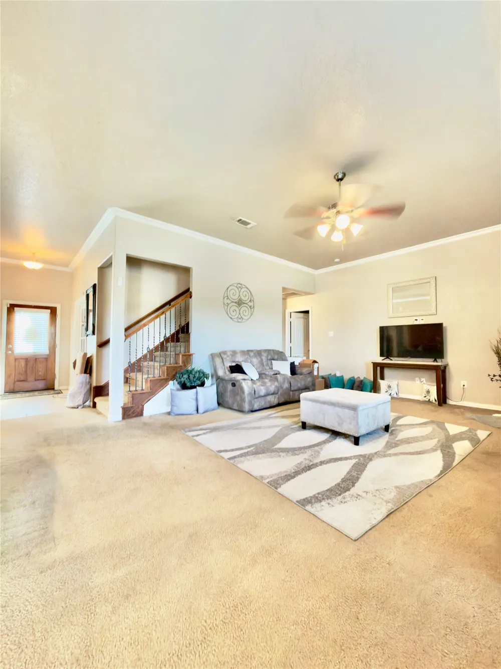 632 Rolling Hills Lane DeSoto, TX 75115