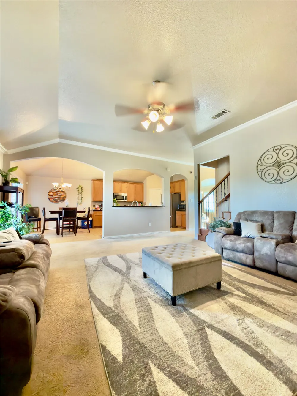 632 Rolling Hills Lane DeSoto, TX 75115