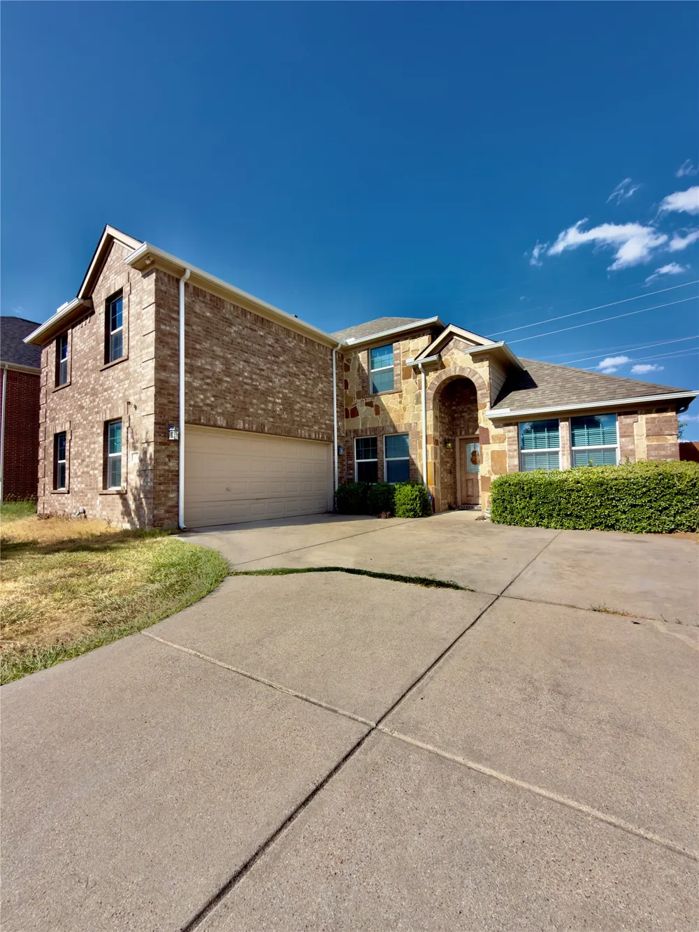 632 Rolling Hills Lane DeSoto, TX 75115