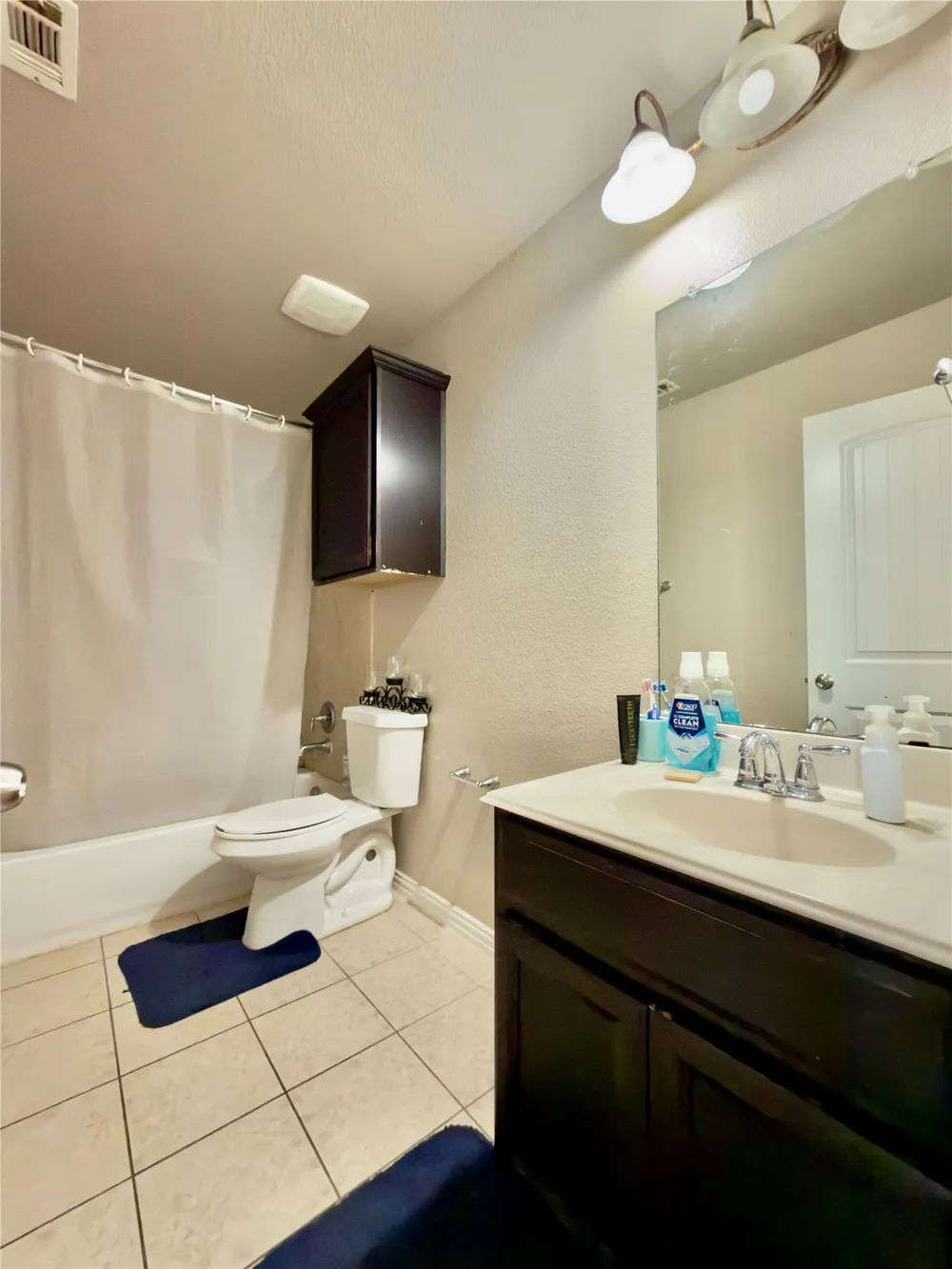 632 Rolling Hills Lane DeSoto, TX 75115