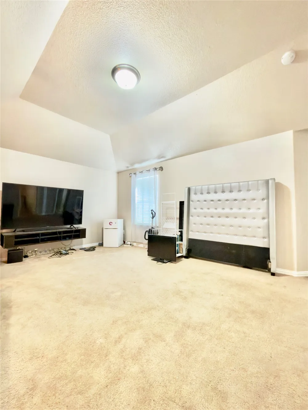 632 Rolling Hills Lane DeSoto, TX 75115