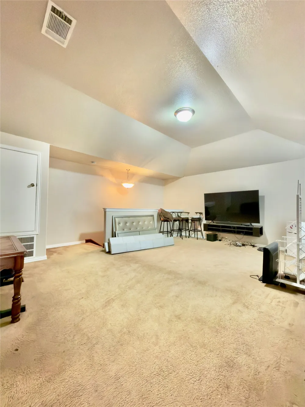 632 Rolling Hills Lane DeSoto, TX 75115