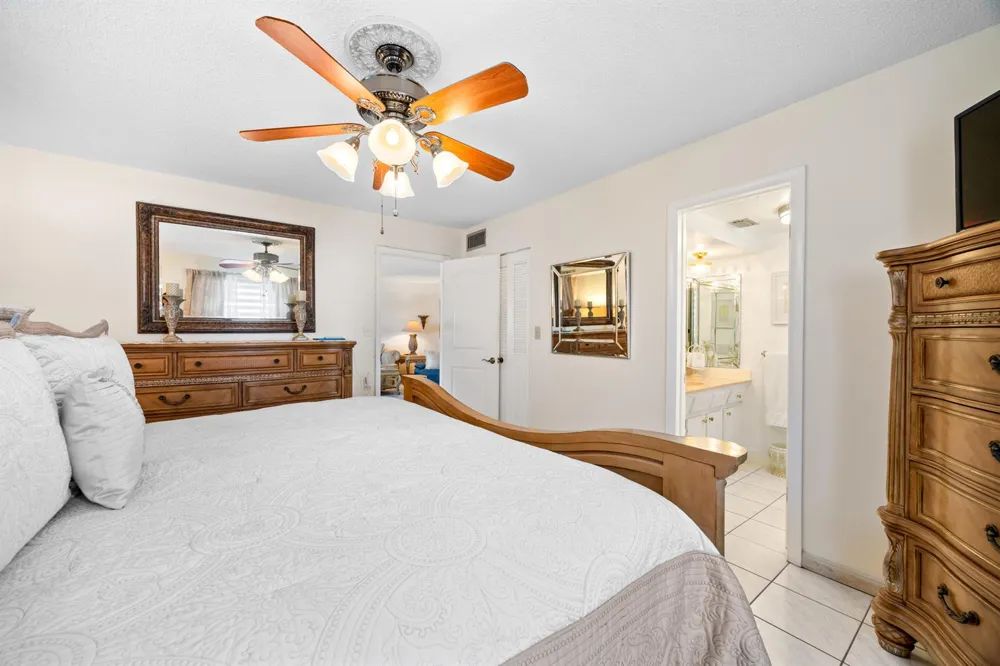 4000 NW 44th Avenue #315 Lauderdale Lakes, FL 33319