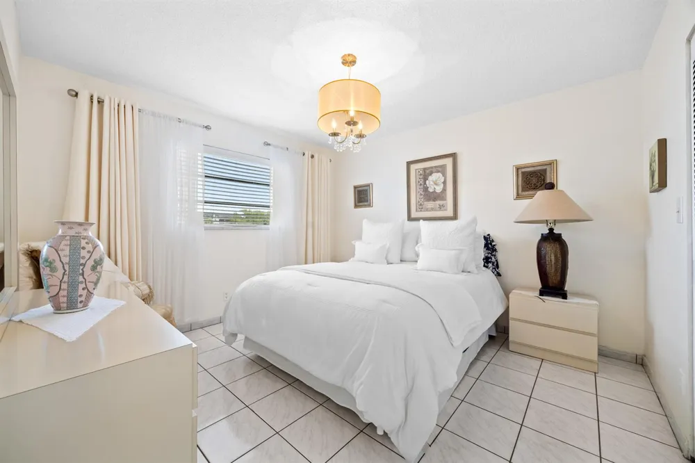 4000 NW 44th Avenue #315 Lauderdale Lakes, FL 33319