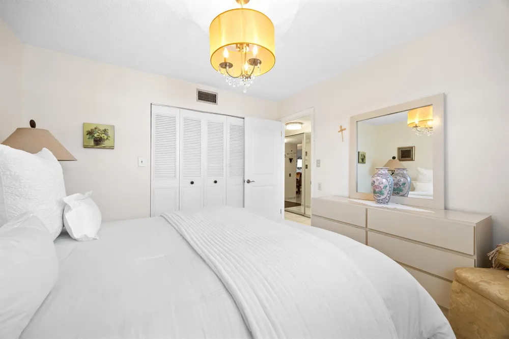 4000 NW 44th Avenue #315 Lauderdale Lakes, FL 33319
