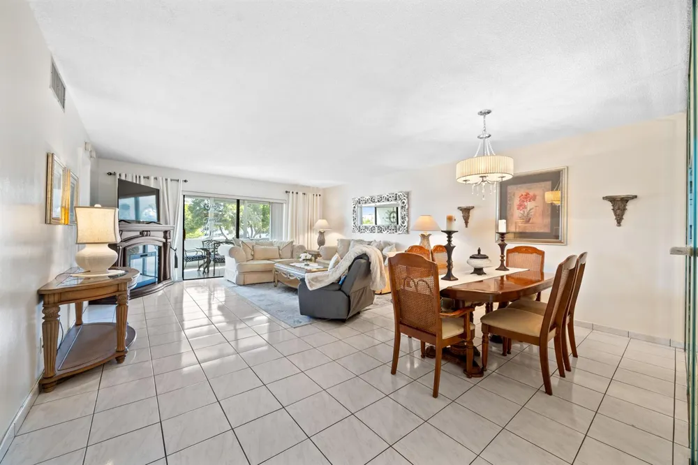 4000 NW 44th Avenue #315 Lauderdale Lakes, FL 33319