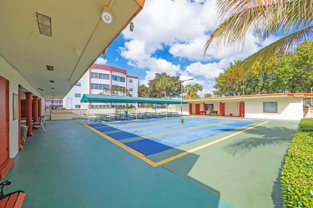 4000 NW 44th Avenue #315 Lauderdale Lakes, FL 33319