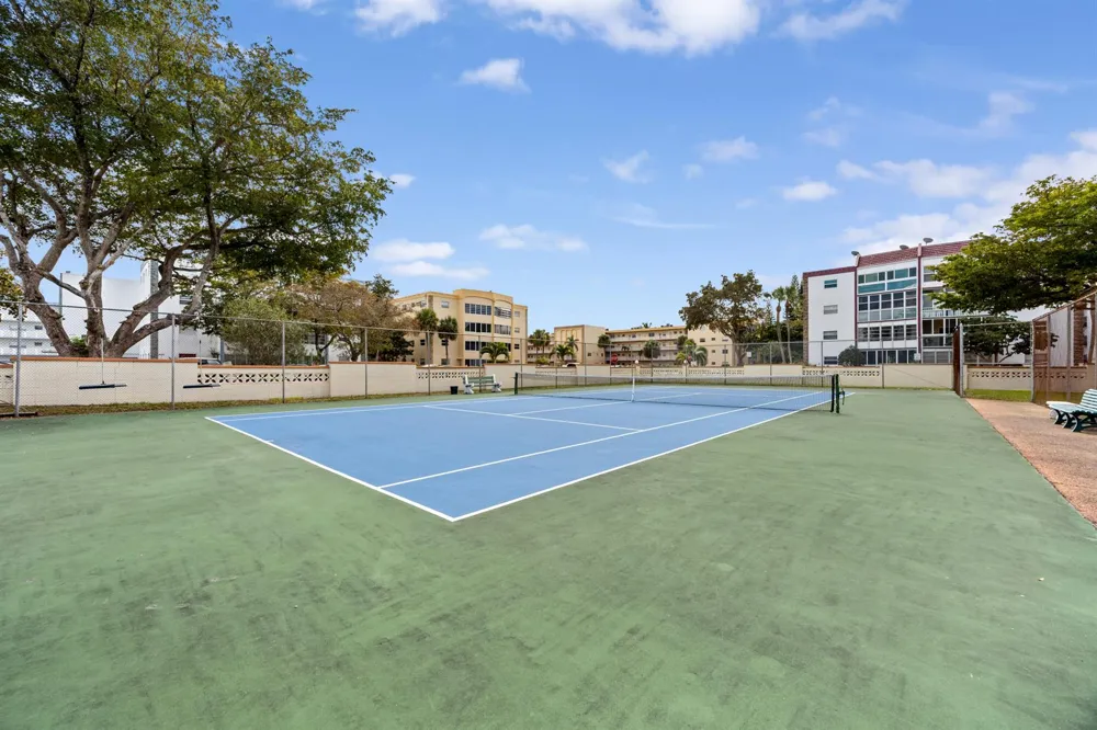 4000 NW 44th Avenue #315 Lauderdale Lakes, FL 33319