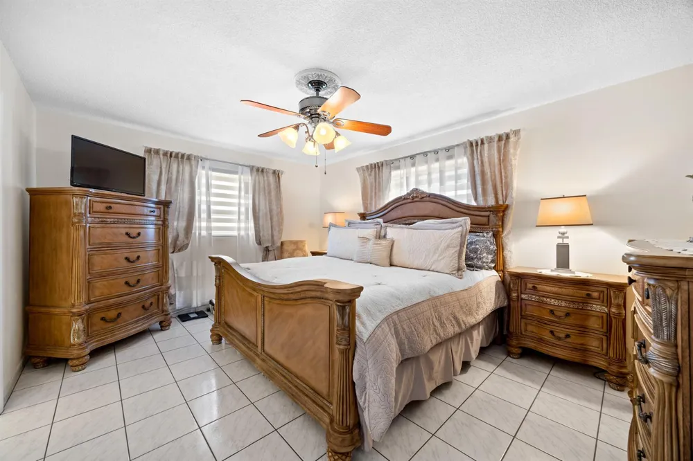 4000 NW 44th Avenue #315 Lauderdale Lakes, FL 33319