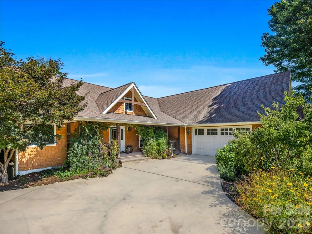 56 Devonshire Drive Mills River, NC 28759