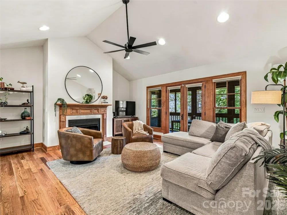 56 Devonshire Drive Mills River, NC 28759