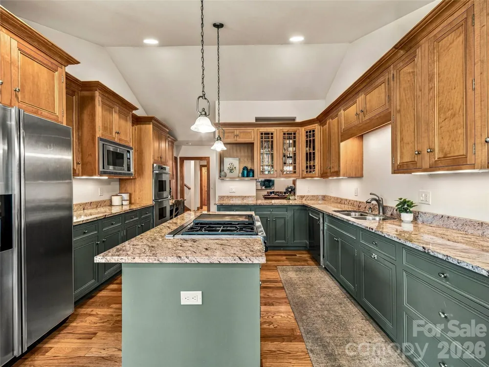 56 Devonshire Drive Mills River, NC 28759