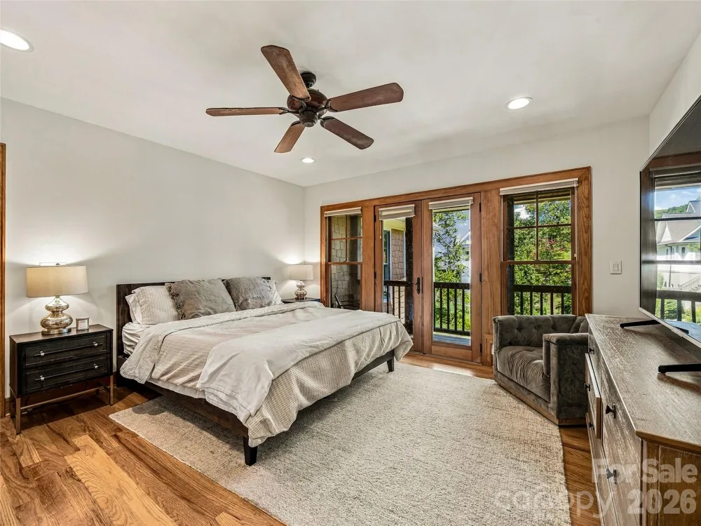 56 Devonshire Drive Mills River, NC 28759