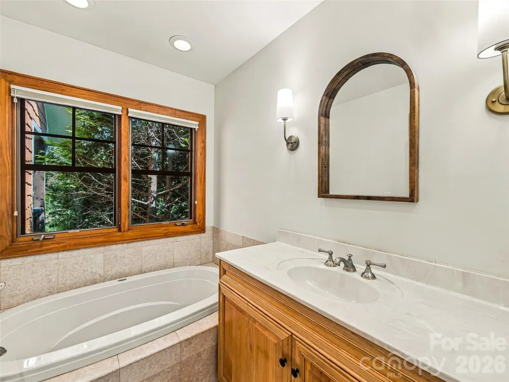 56 Devonshire Drive Mills River, NC 28759