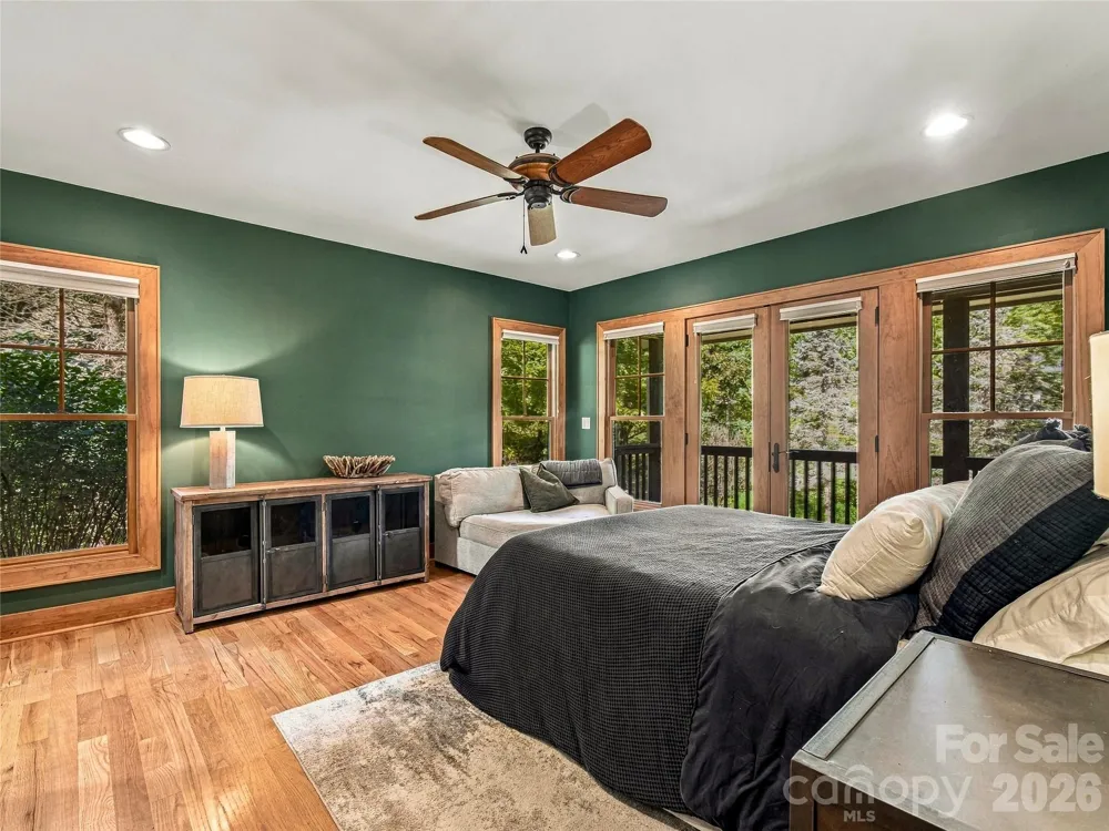 56 Devonshire Drive Mills River, NC 28759
