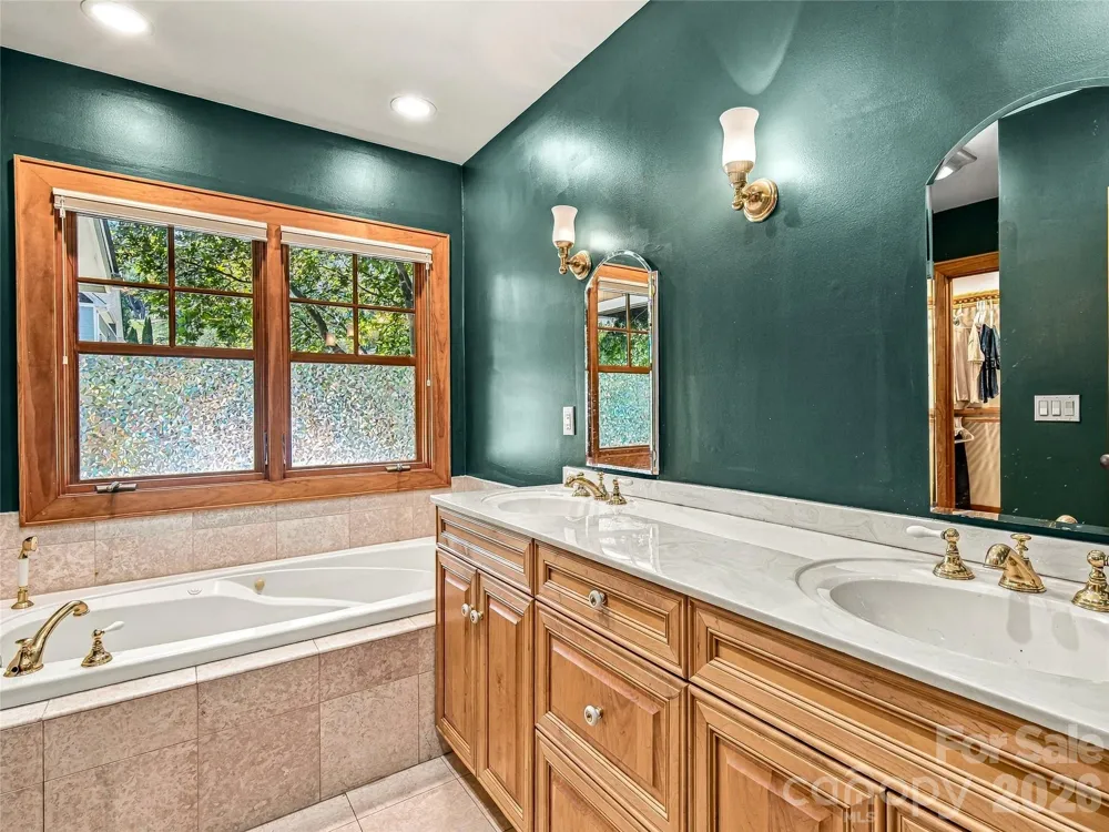 56 Devonshire Drive Mills River, NC 28759