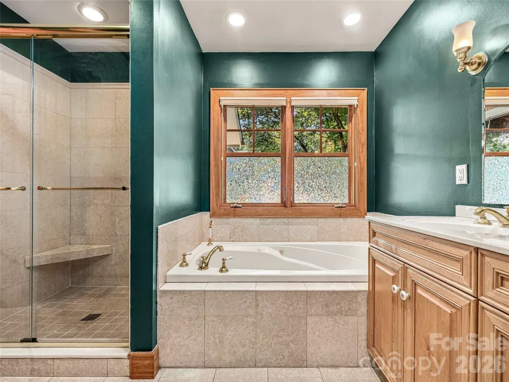 56 Devonshire Drive Mills River, NC 28759
