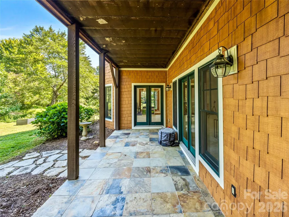 56 Devonshire Drive Mills River, NC 28759