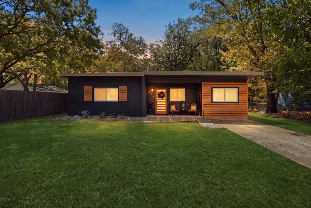 803 W Bluff Street Granbury, TX 76048