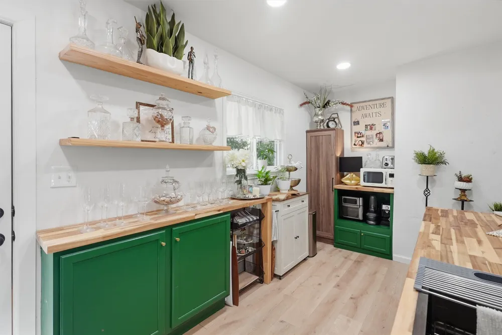 803 W Bluff Street Granbury, TX 76048