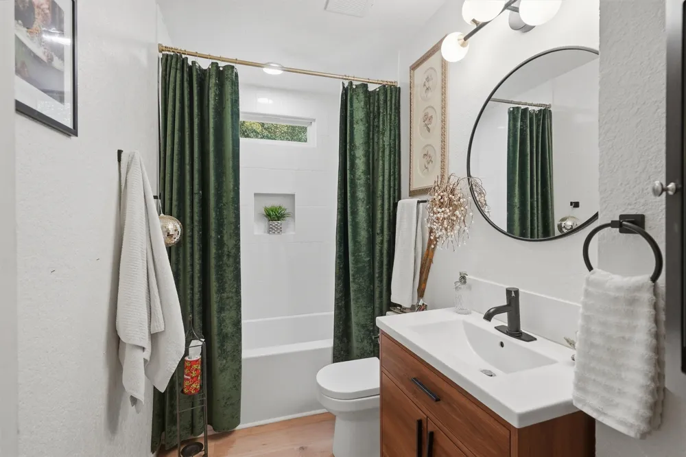 803 W Bluff Street Granbury, TX 76048