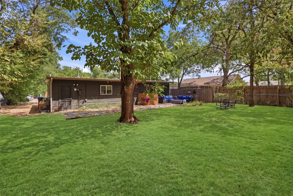 803 W Bluff Street Granbury, TX 76048