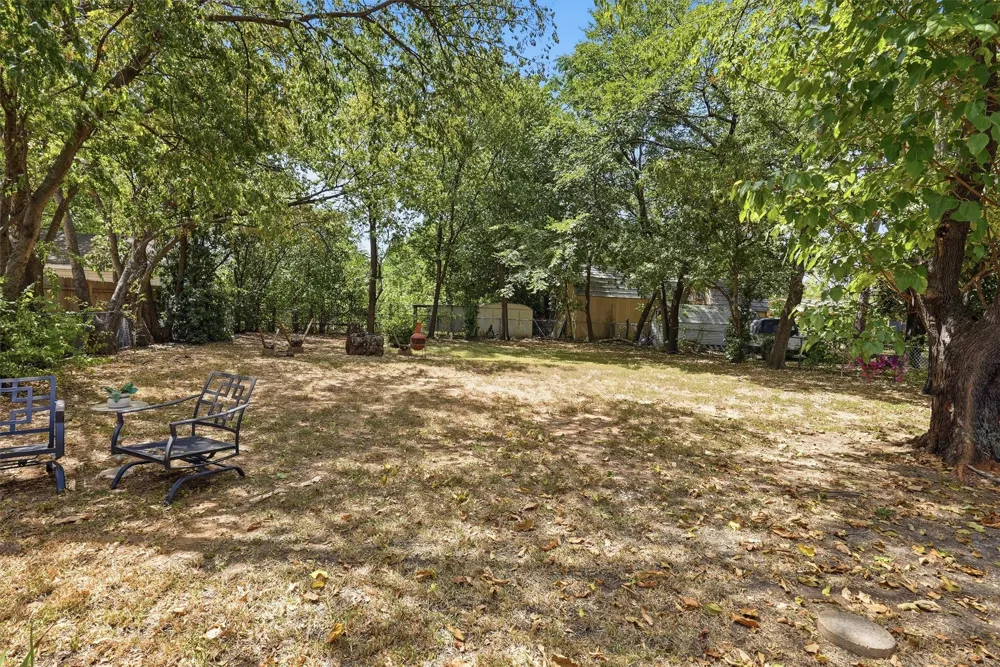 803 W Bluff Street Granbury, TX 76048