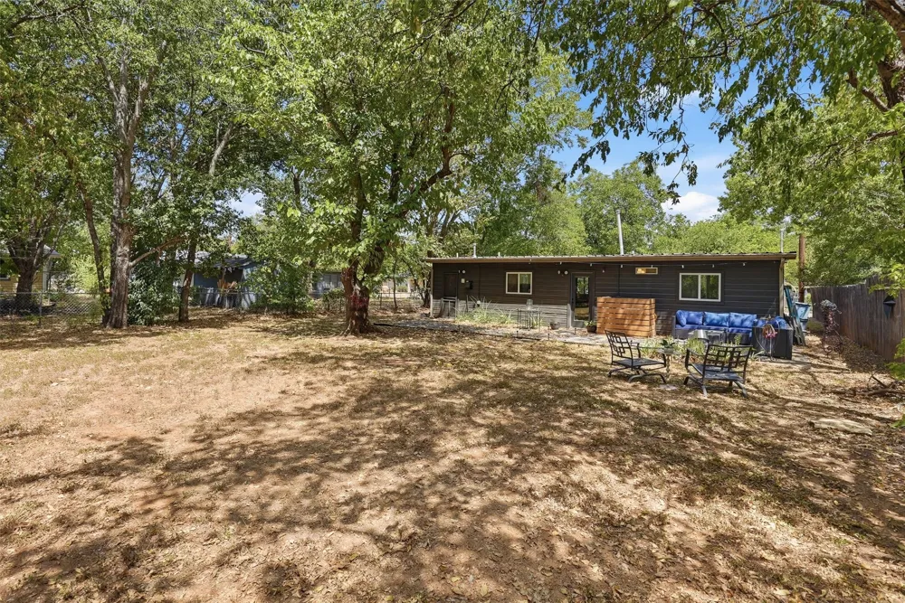 803 W Bluff Street Granbury, TX 76048