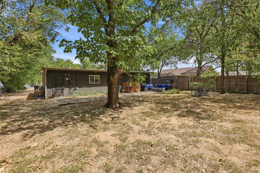 803 W Bluff Street Granbury, TX 76048
