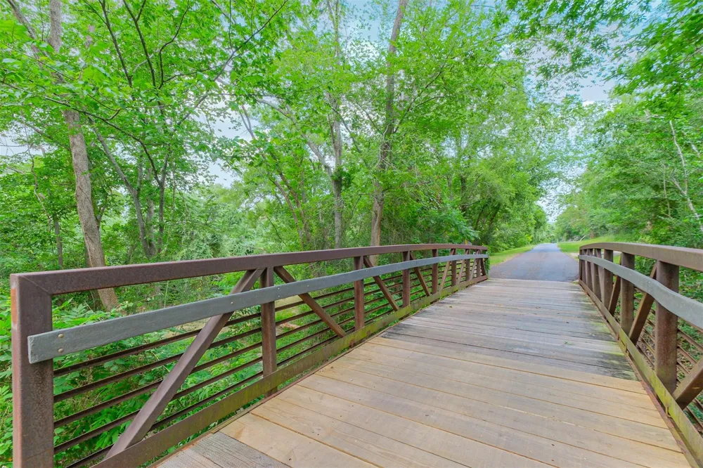 13919 Swiss Hill Drive Houston, TX 77077