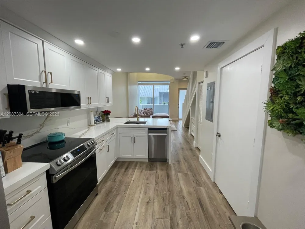3339 Virginia St #141 Miami, FL 33133