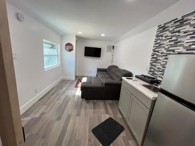 1609 SW 14TH STREET Fort Lauderdale, FL 33312