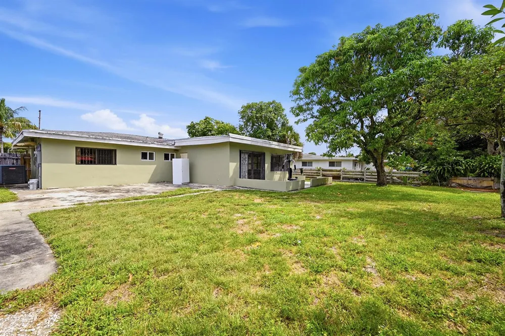 740 E EVANSTON CIRCLE Fort Lauderdale, FL 33312