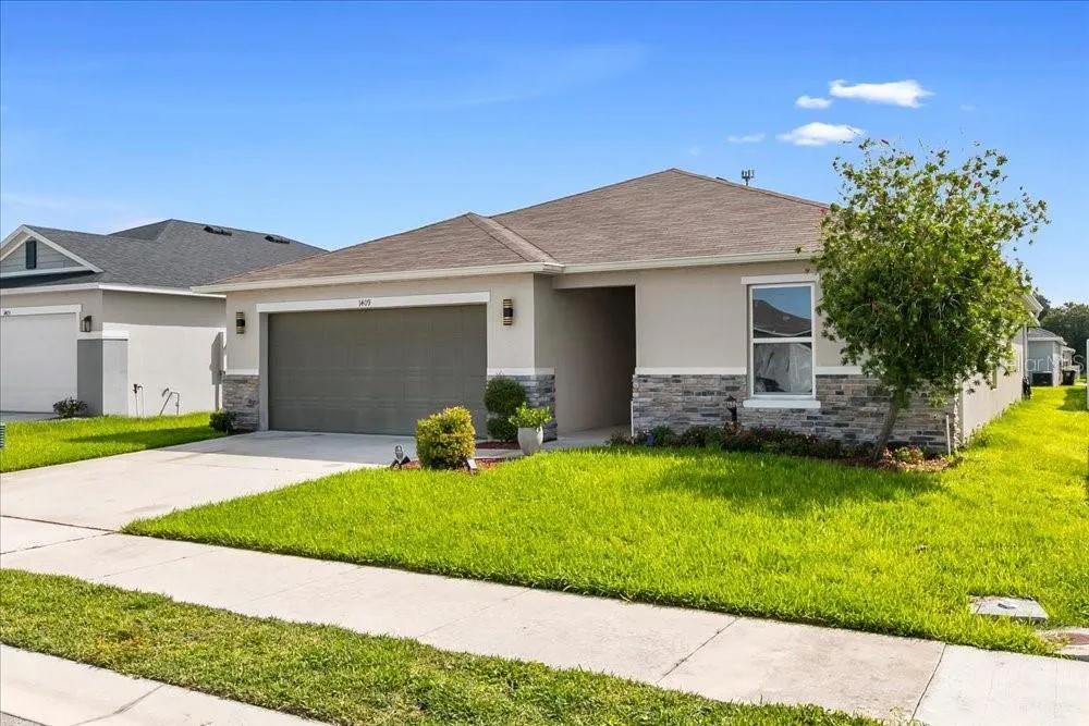 1409 MATTIE POINTE LANE Auburndale, FL 33823