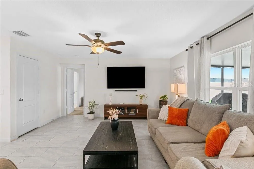 1409 MATTIE POINTE LANE Auburndale, FL 33823