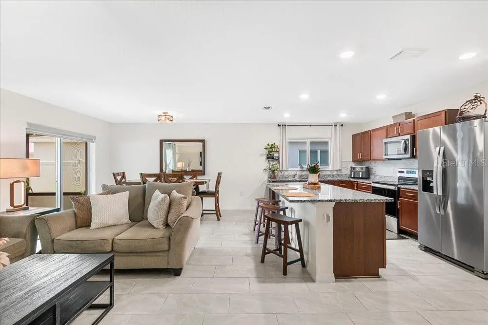 1409 MATTIE POINTE LANE Auburndale, FL 33823