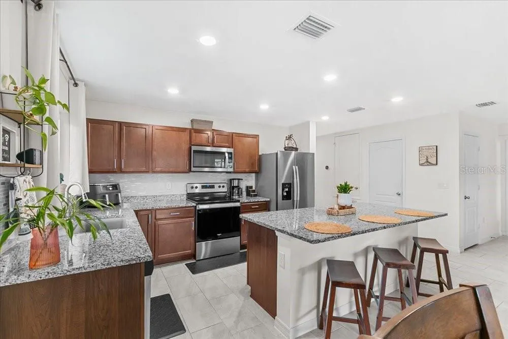 1409 MATTIE POINTE LANE Auburndale, FL 33823