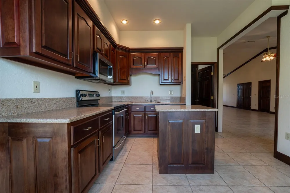 7884 LAKE BUFFUM SHORES ROAD Fort Meade, FL 33841
