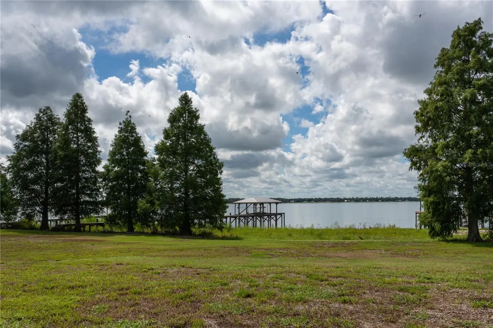 7884 LAKE BUFFUM SHORES ROAD Fort Meade, FL 33841