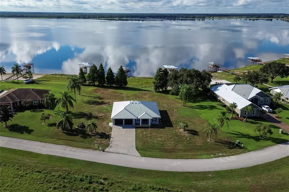 7884 LAKE BUFFUM SHORES ROAD Fort Meade, FL 33841