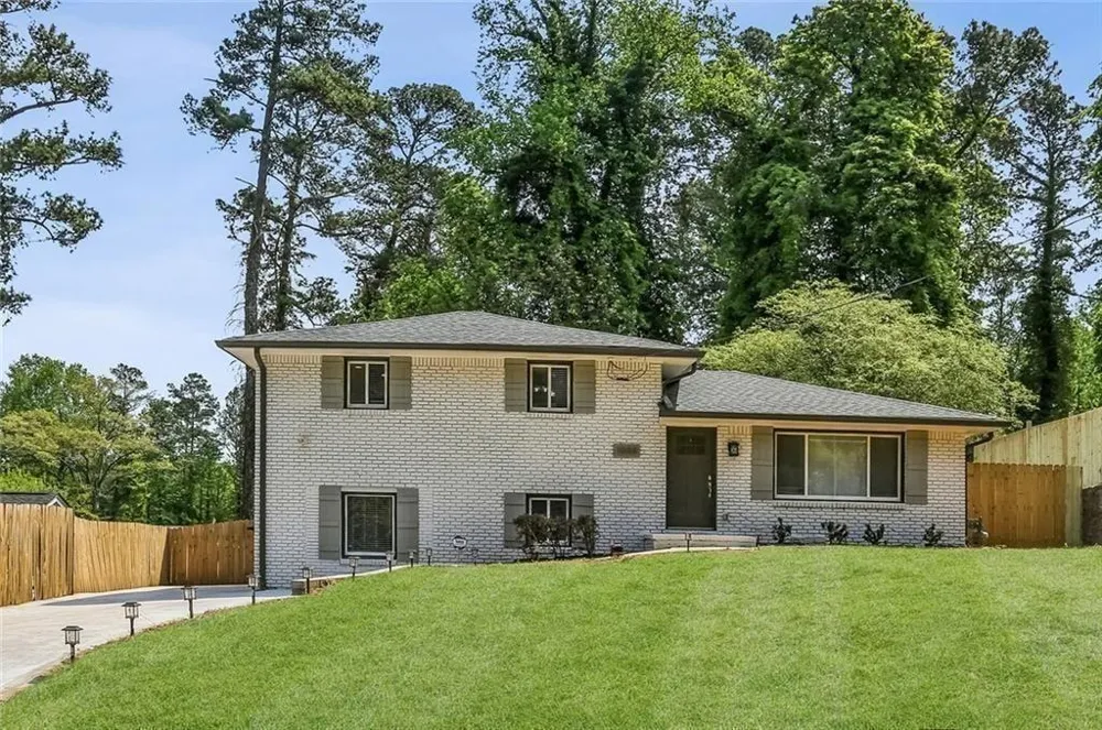 1888 La Mesa Decatur, GA 30032
