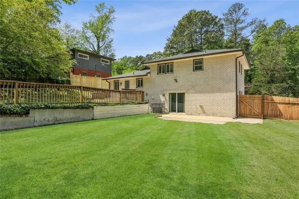 1888 La Mesa Decatur, GA 30032