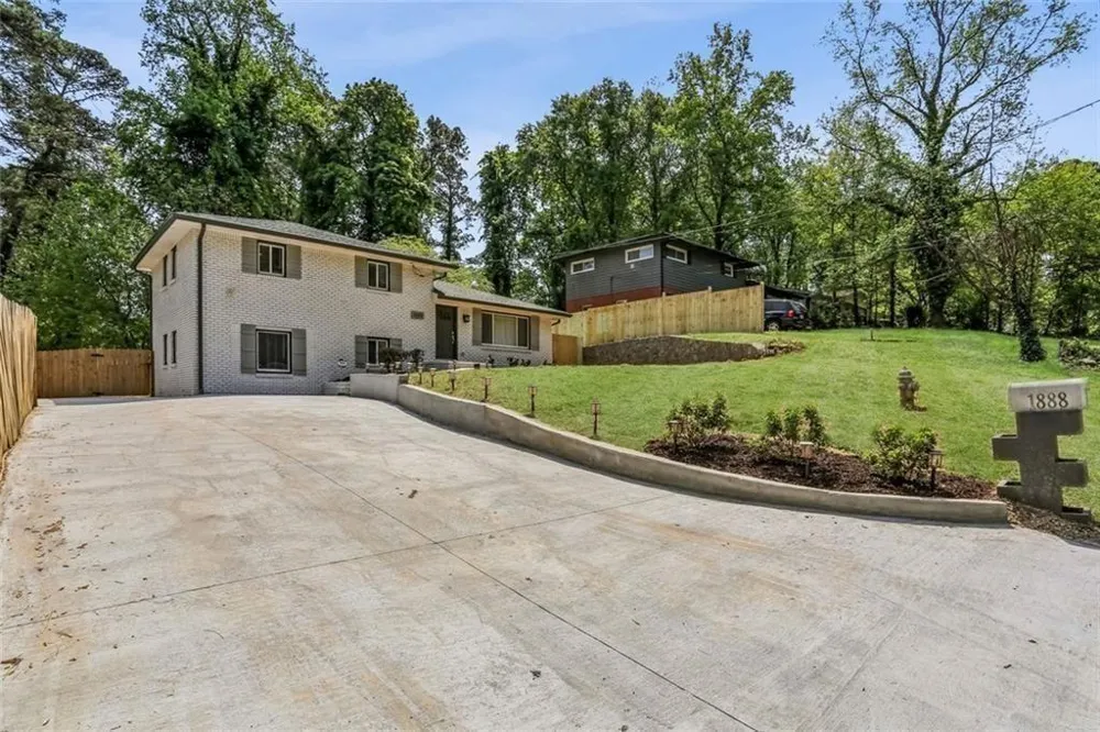 1888 La Mesa Decatur, GA 30032