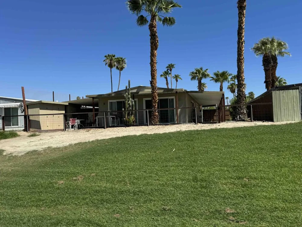 165 Vista De Oeste Palm Springs, CA 92264