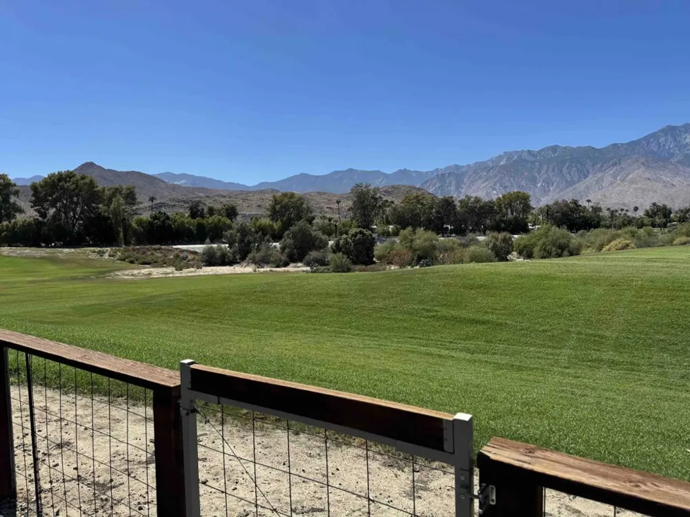 165 Vista De Oeste Palm Springs, CA 92264
