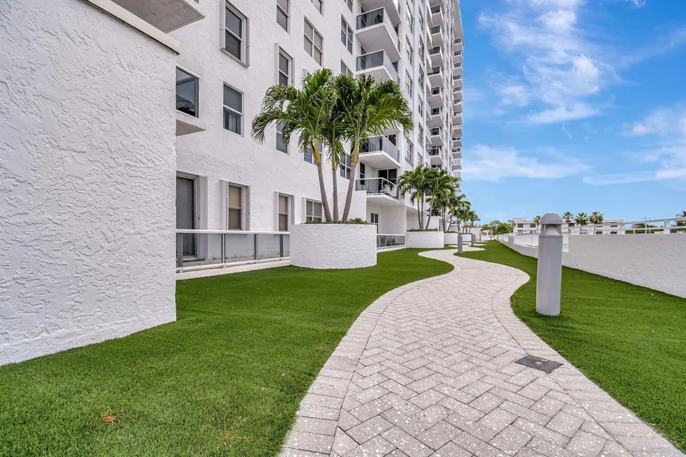 3015 Ocean Boulevard #17B Fort Lauderdale, FL 33308