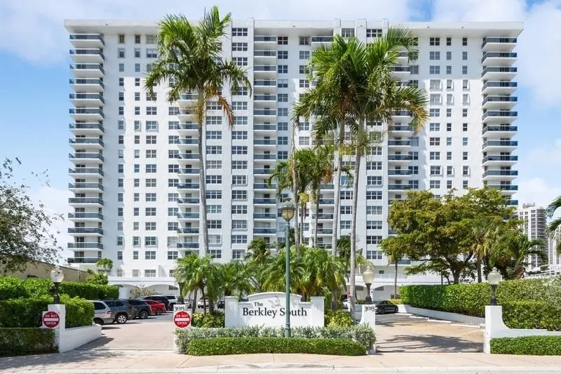 3015 Ocean Boulevard #17B Fort Lauderdale, FL 33308