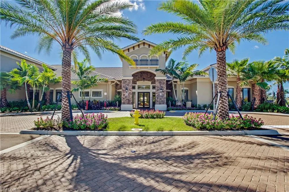 2871 Cinnamon Bay Circle Naples, FL 34119