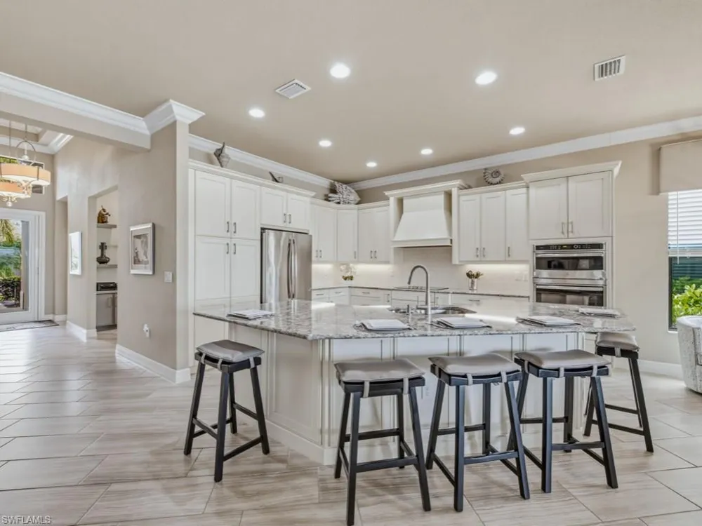 2871 Cinnamon Bay Circle Naples, FL 34119