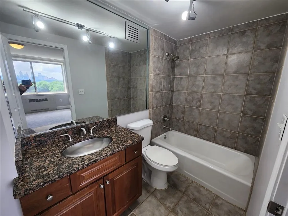2479 Peachtree Road NE #901 Atlanta, GA 30305